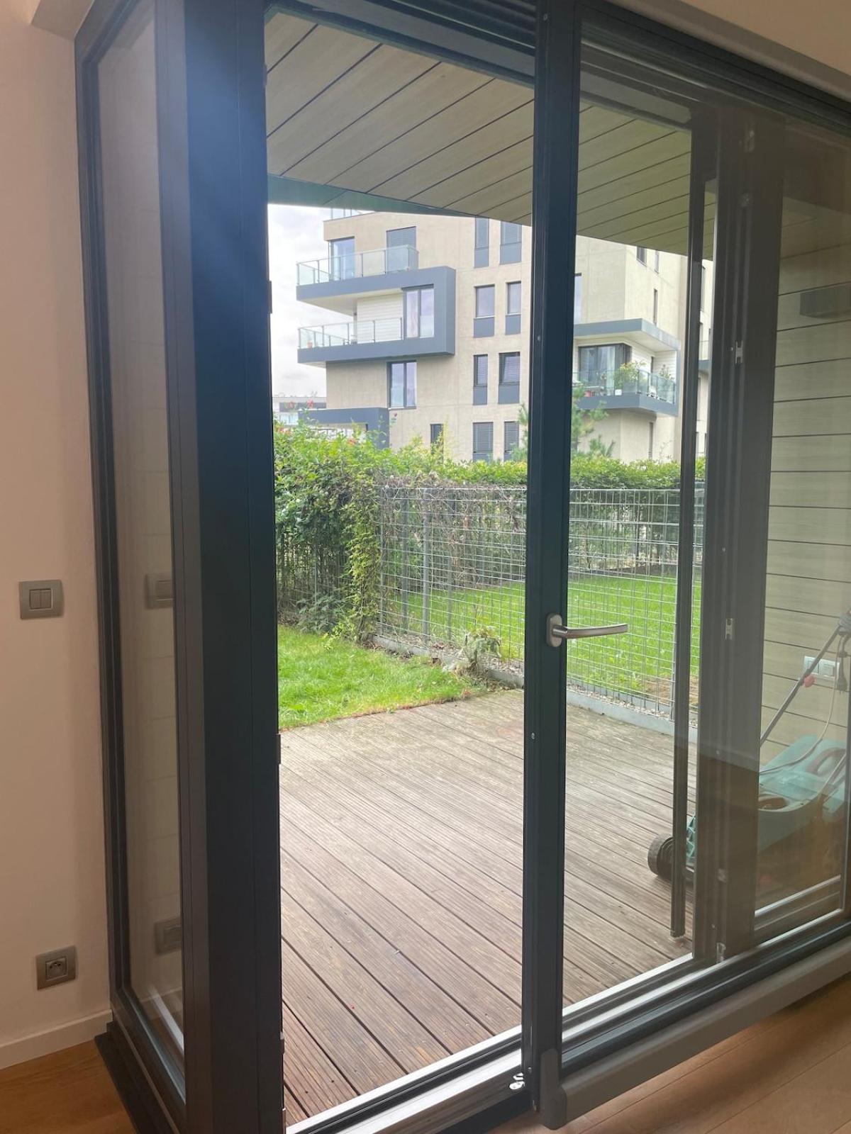 Apartment Peaceful Escape & Cozy Backyard Prague